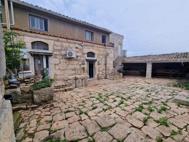 Rustico in vendita a Ragusa, Sicilia