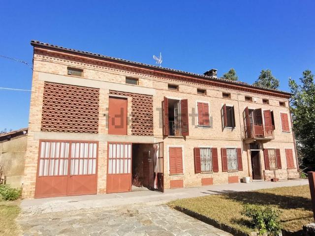 Rustico in vendita a Rocca d'Arazzo, Asti