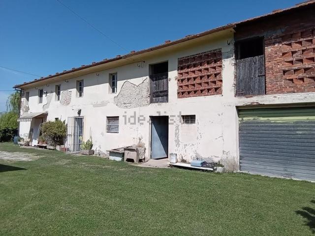 Rustico in vendita a Camaiore, Toscana
