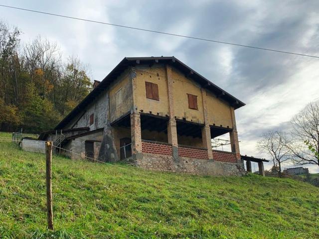 Rustico in vendita a Gandino, Lombardia