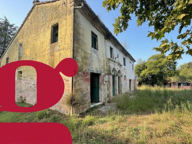 Rustico in vendita a Villa Potenza, Macerata