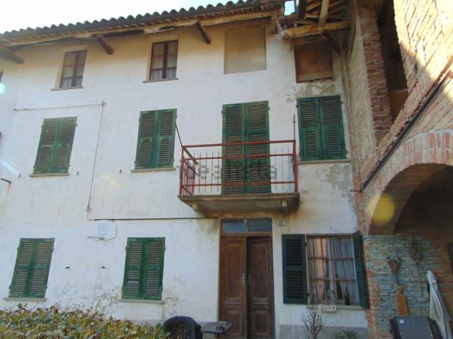 Rustico in vendita a Calamandrana, Asti