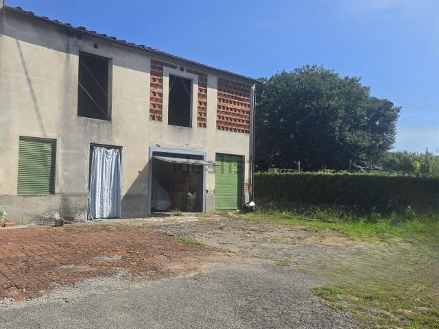 Rustico in vendita a Capannori, Toscana