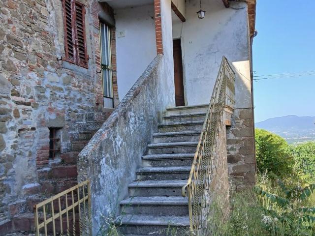Rustico in vendita a Civitella in Val di Chiana, Albergo