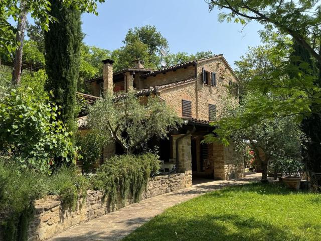 Rustico in vendita a Chiesanuova, Marche
