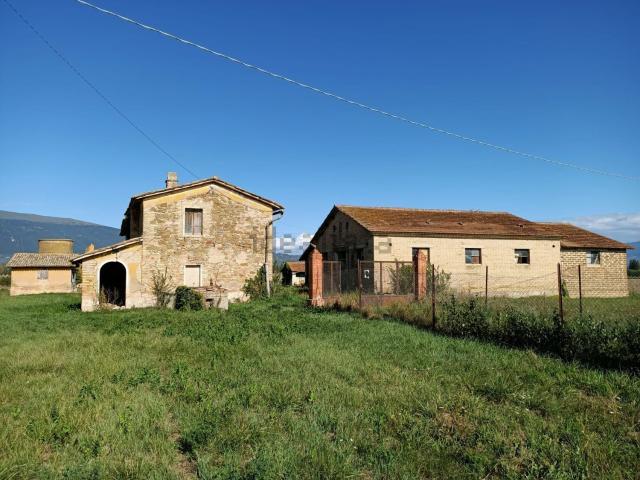 Rustico in vendita a Cannara, Umbria