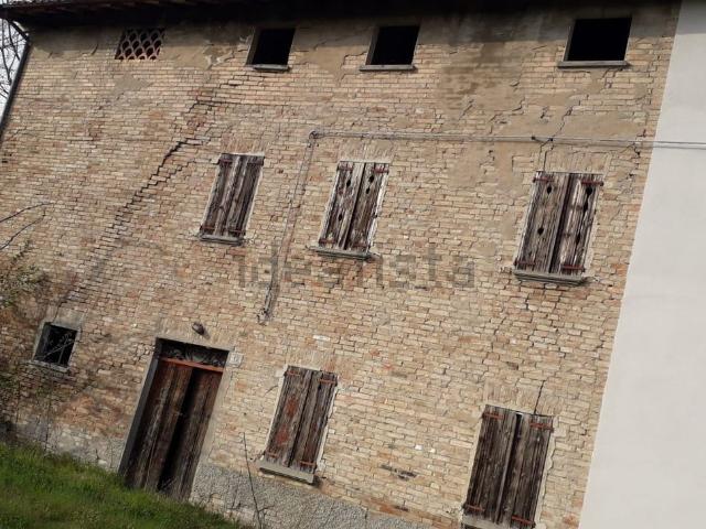 Rustico in vendita a Unione di comuni Terre di Castelli, Castelvetro Di Modena