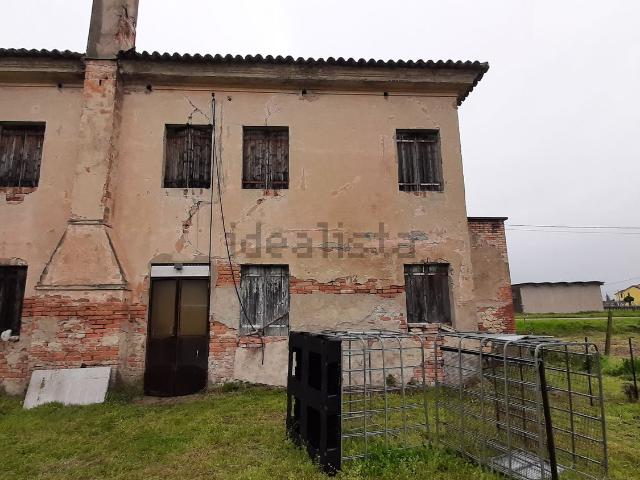 Rustico in vendita a Merlara, Veneto