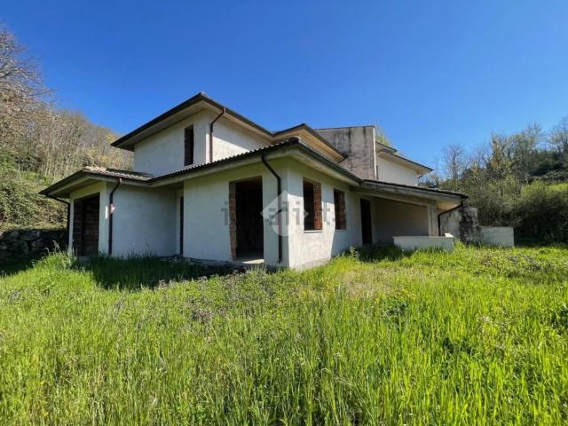 Rustico in vendita a Gallinaro, Lazio