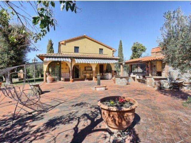 Rustico in vendita a Campiglia Marittima, Toscana