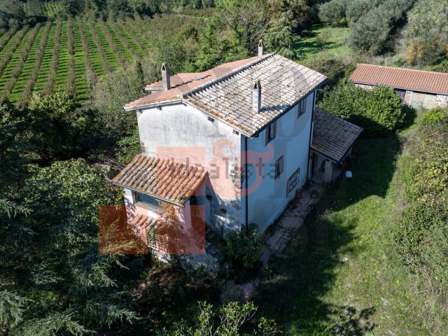 Rustico in vendita a Soriano Nel Cimino, Lazio
