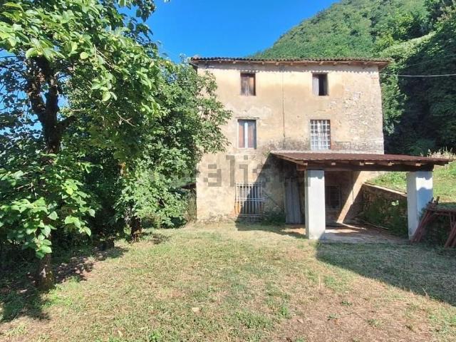 Rustico in vendita a Unione dei comuni Media Valle del Serchio, Borgo A Mozzano