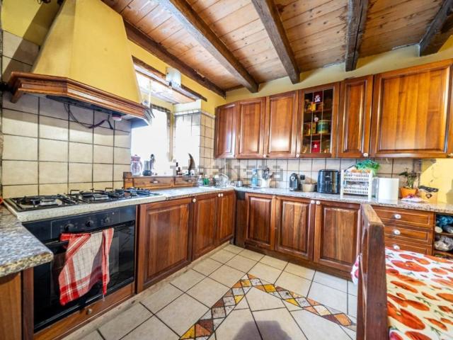 Rustico in vendita a Badia Calavena, Veneto