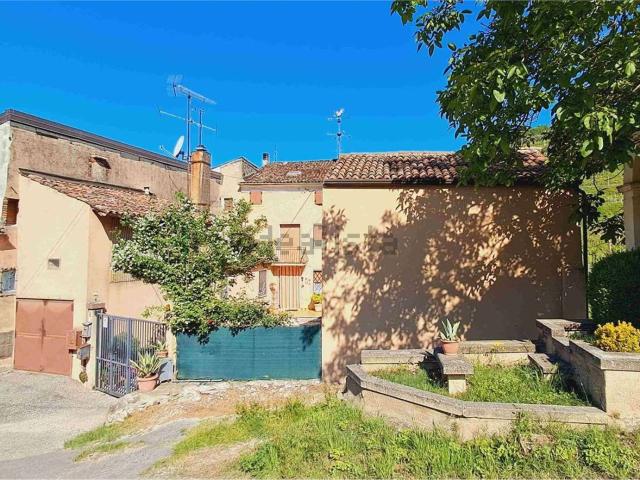 Rustico in vendita a Cazzano Di Tramigna, Veneto