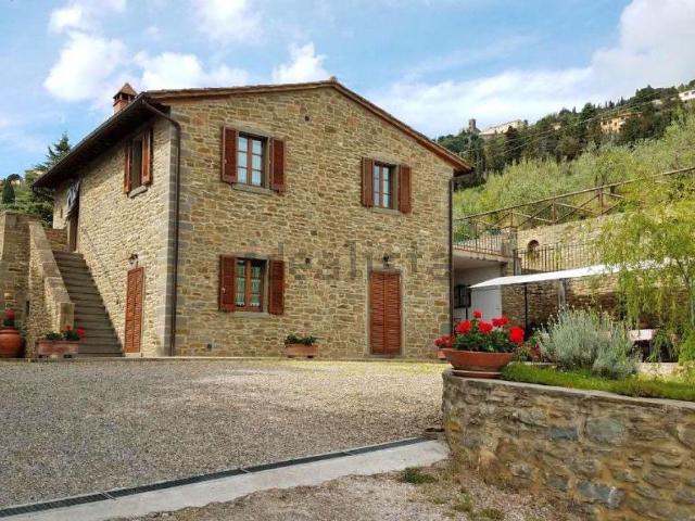 Rustico in vendita a Cortona, Toscana
