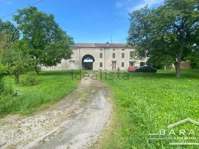 Rustico in vendita a Suzzara, Lombardia