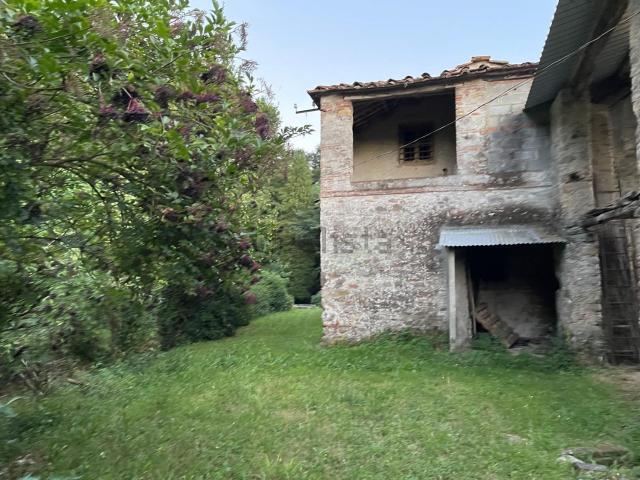 Rustico in vendita a San Leonardo in Treponzio, Capannori
