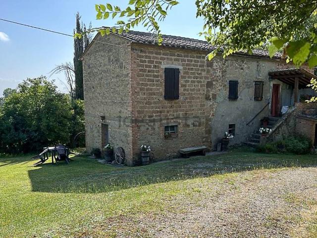Rustico in vendita a Abbadia Di Montepulciano, Toscana