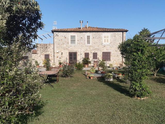 Rustico in vendita a Roccastrada, Toscana