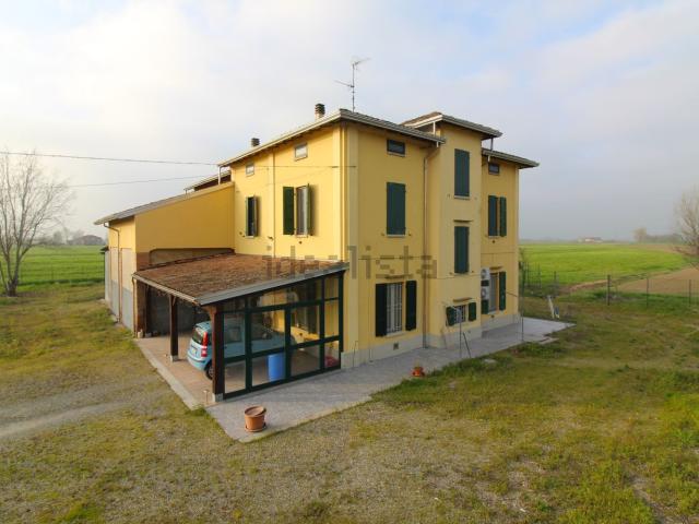 Rustico in vendita a Castell'Aicardi, San Secondo Parmense