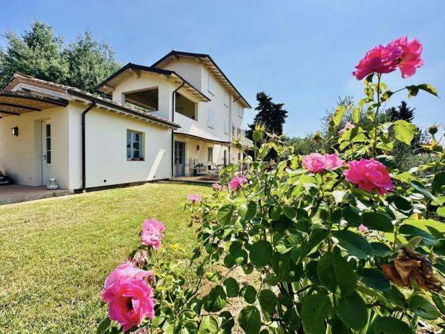 Rustico in vendita a Massarosa, Toscana