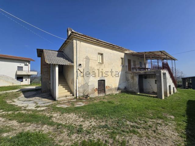 Rustico in vendita a Passo Cordone, Loreto Aprutino