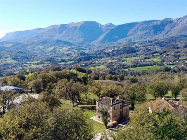 Rustico in vendita a Marche, Macerata