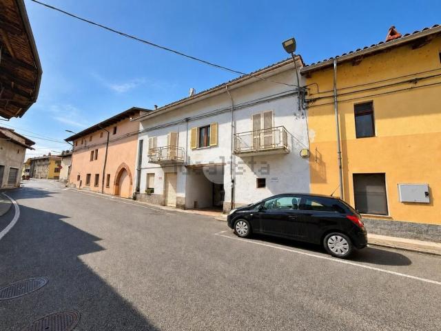 Rustico in vendita a Albiano d'Ivrea, Torino