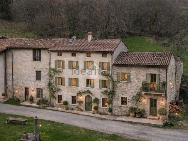 Rustico in vendita a Badia Calavena, Veneto