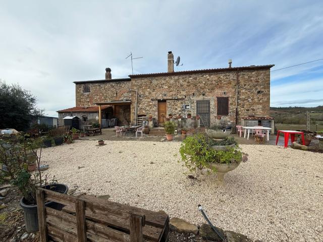 Rustico in vendita a Unione di Comuni Montani Colline del Fiora, Manciano