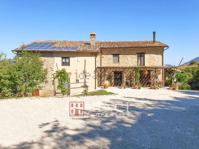 Rustico in vendita a San Marcello, Camerino