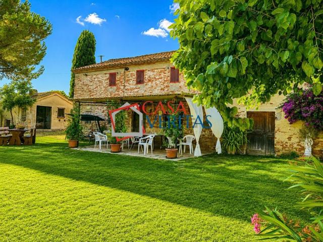 Rustico in vendita a Alberici, Marche