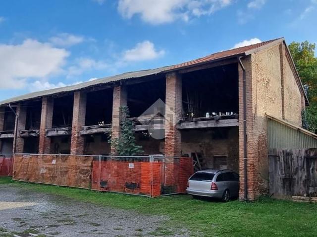 Rustico in vendita a Agrate Brianza, Monza-brianza