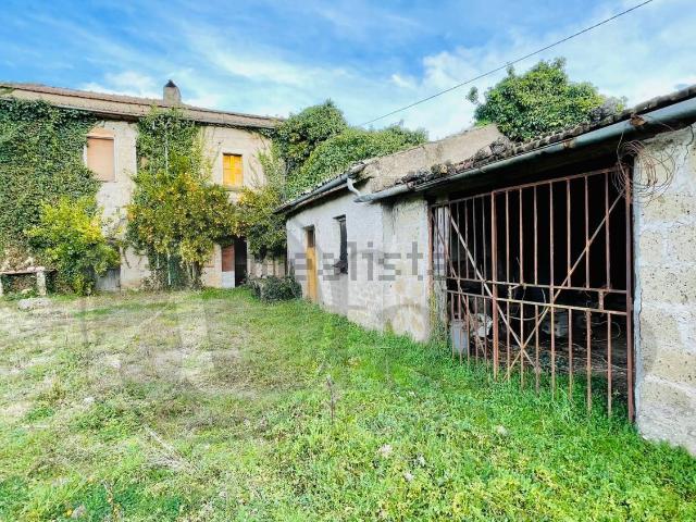 Rustico in vendita a Roccasecca, Lazio