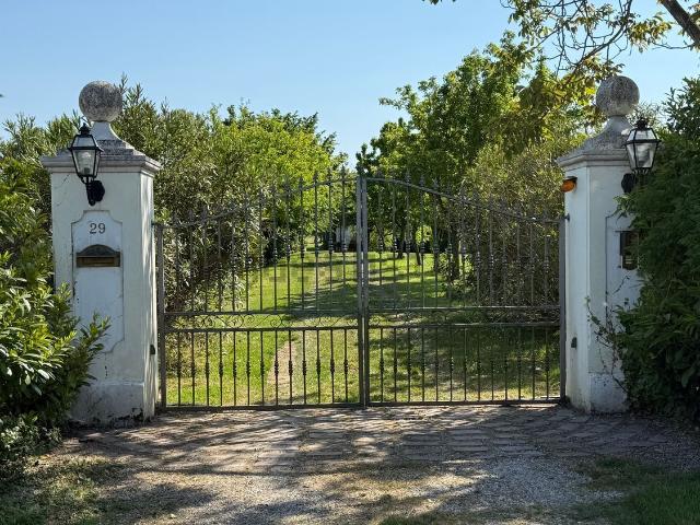 Rustico in vendita a Mirano, Veneto