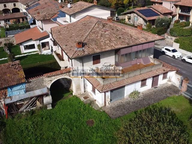 Rustico in vendita a Bedizzole, Lombardia