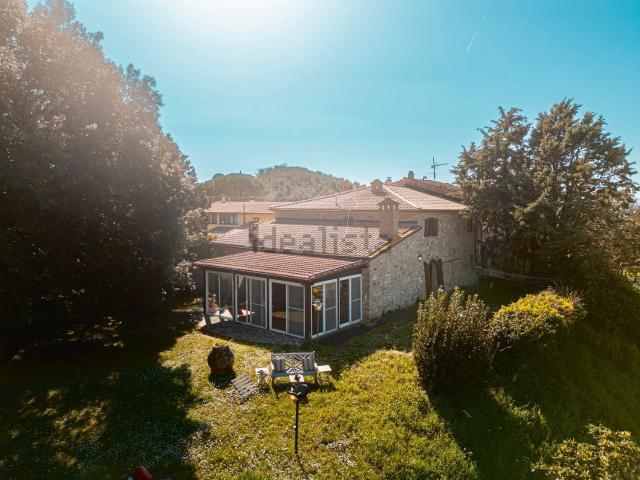 Rustico in vendita a Santa Luce, Toscana