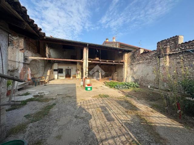 Rustico in vendita a Cividate Al Piano, Lombardia