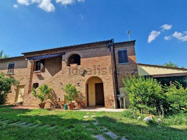 Rustico in vendita a Foiano Della Chiana, Toscana