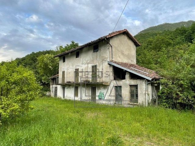 Rustico in vendita a Carascé, Valmadrera