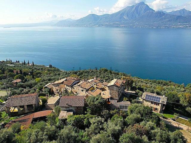 Rustico in vendita a Torri Del Benaco, Veneto