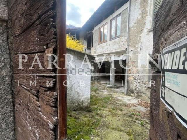 Rustico in vendita a Lasnigo, Lombardia