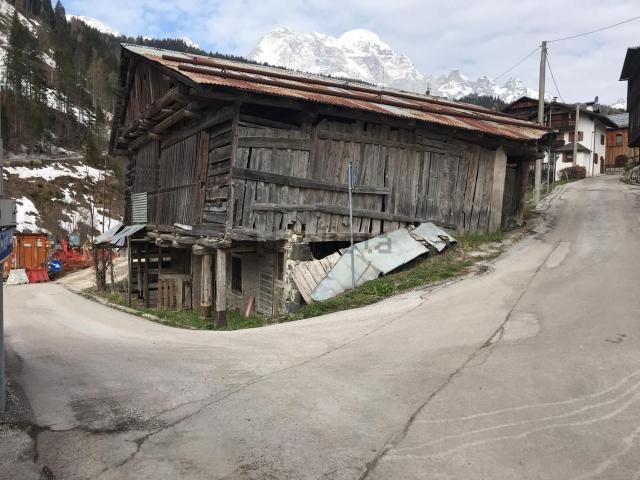 Rustico in vendita a Val di Zoldo, Soramaè