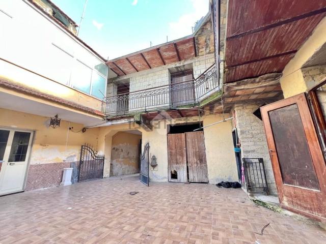Rustico in vendita a Calvizzano, Campania