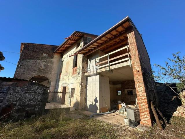 Rustico in vendita a Dueville, Veneto