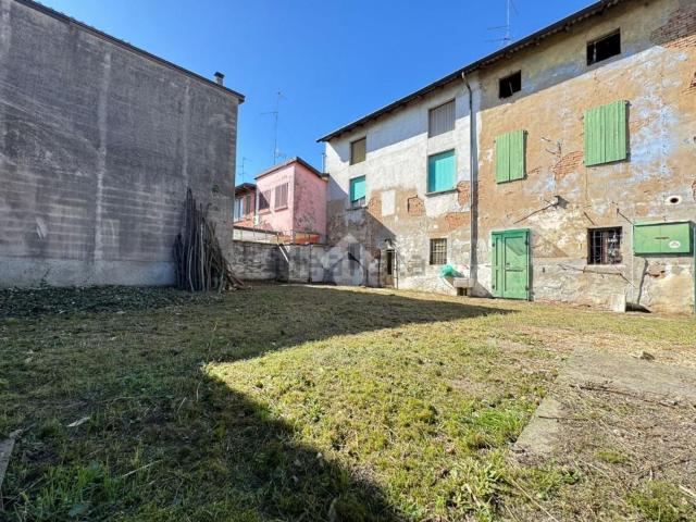 Rustico in vendita a San Bassano, Lombardia