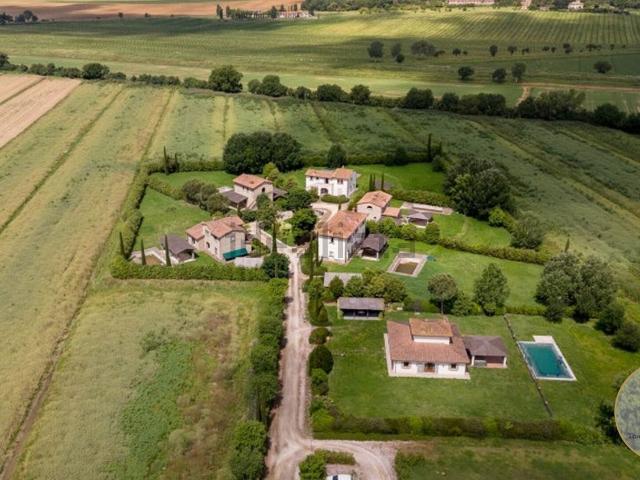 Rustico in vendita a Cortona, Toscana