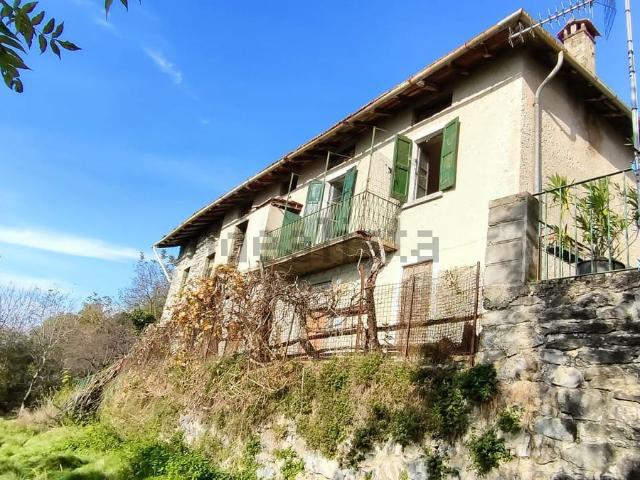 Rustico in vendita a Gorla, Veleso