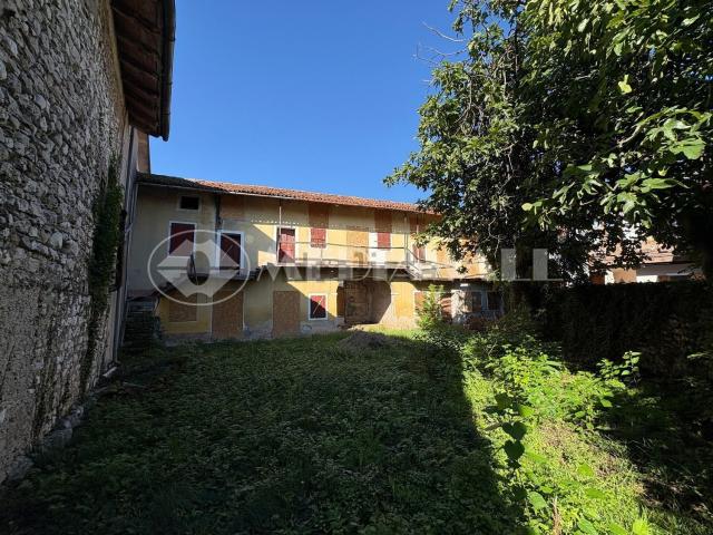 Rustico in vendita a Grizzo / Gris, Montereale Valcellina / Montreâl