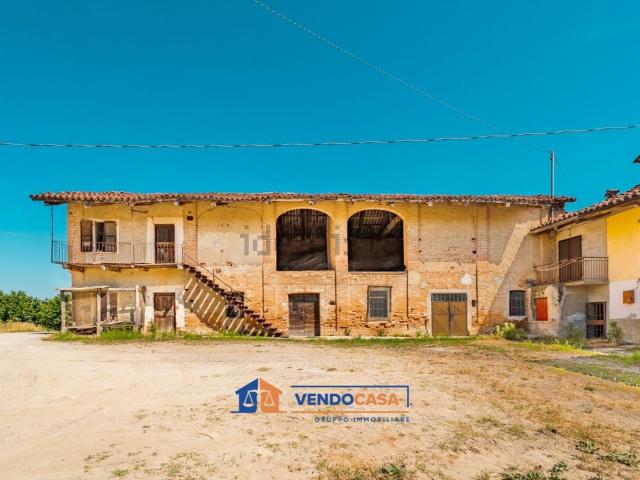 Rustico in vendita a Monforte d'Alba, Cuneo